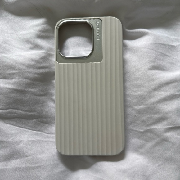 Nudient iPhone 13 Pro case - Picture 1 of 2
